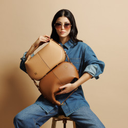 Τσάντα γυναικεία χειρός 038g biz almond lifestyle