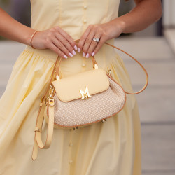 Τσάντα γυναικεία χειρός 042g butter yellow+raffia lifestyle